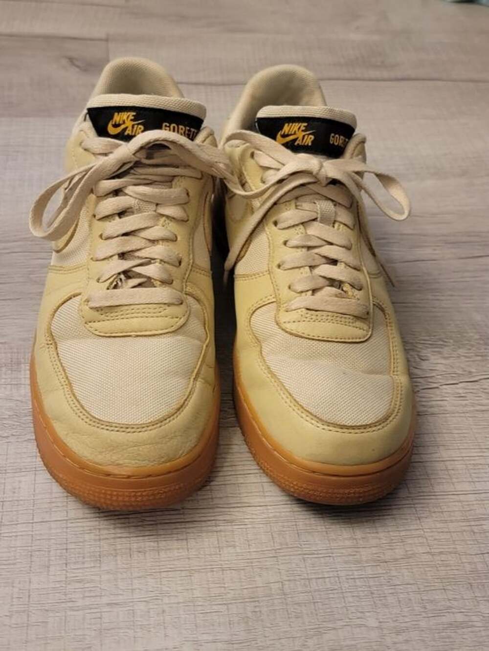 Nike Men’s Sneakers in Beige with Gum Outsole Sz 9.5